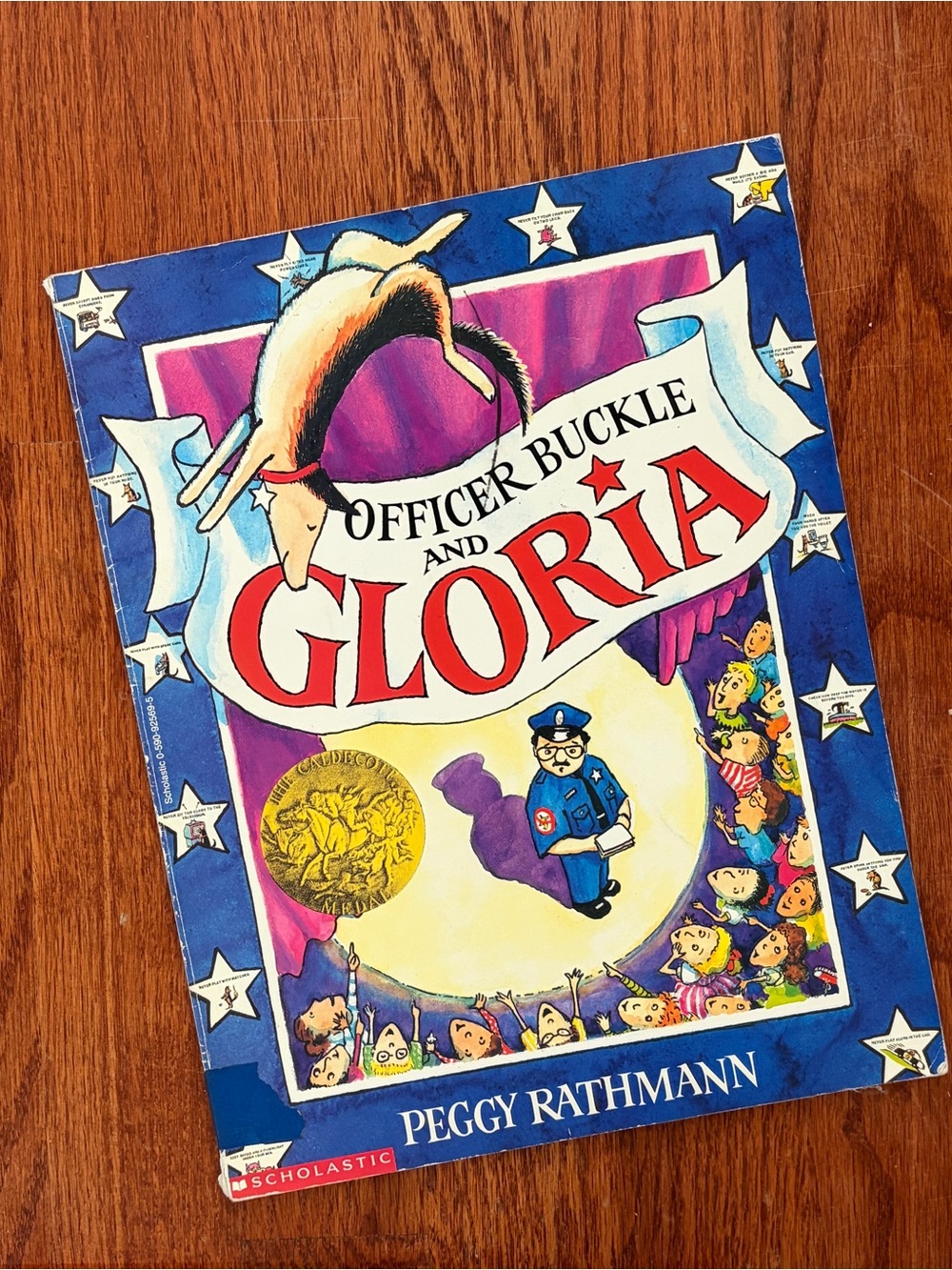 Officer Buckle and Gloria by Peggy Rathman